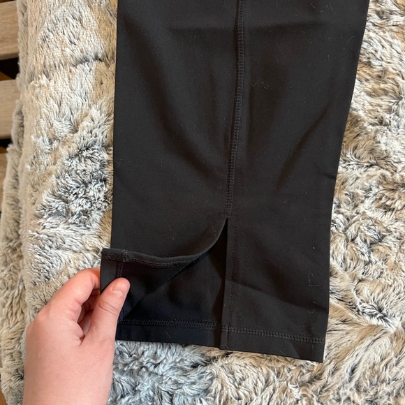 Kirkland capris - Picture 2 of 4